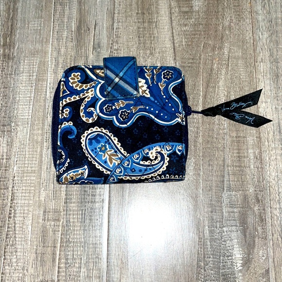 Vera Bradley Wallet - Picture 1 of 3